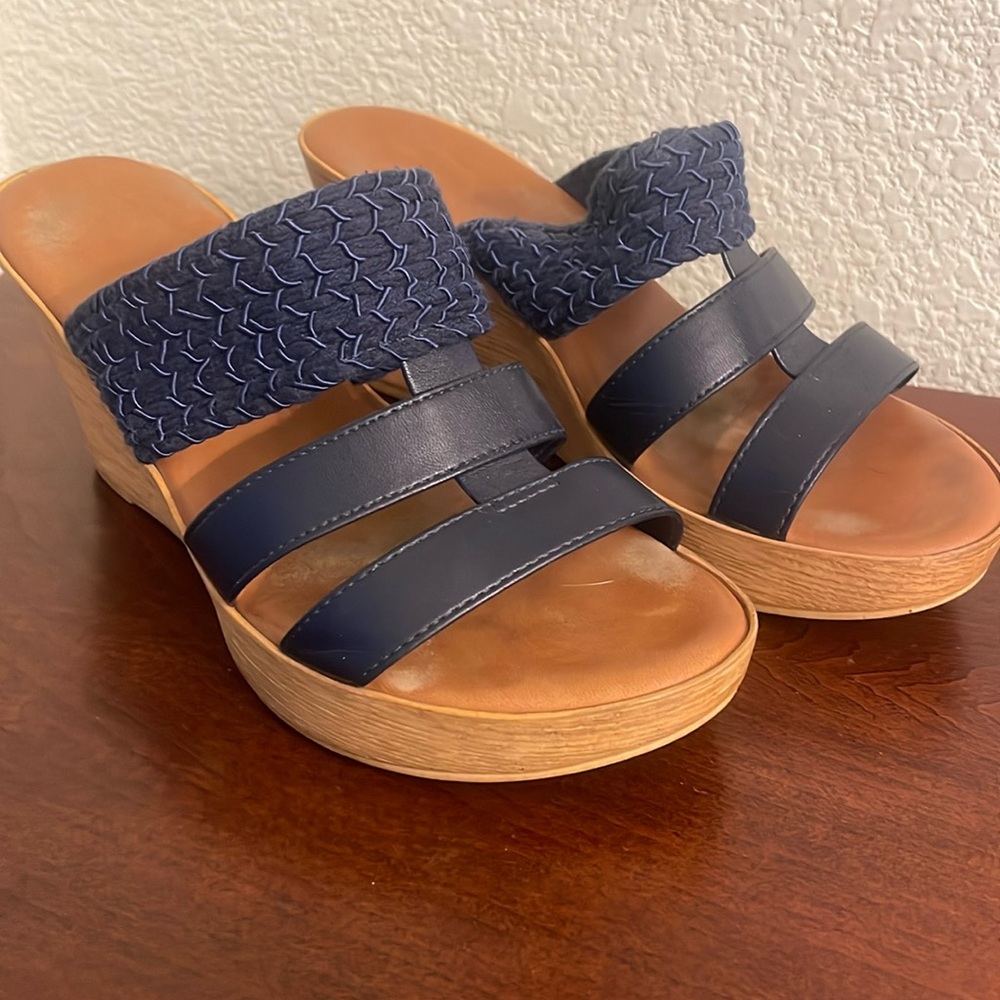 Wedge sandals